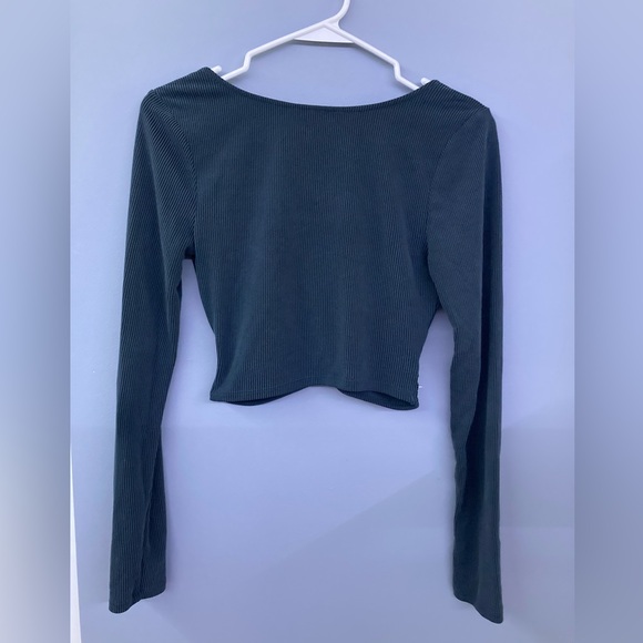 Victoria's Serect Long Sleeve Crop Top - Picture 3 of 6